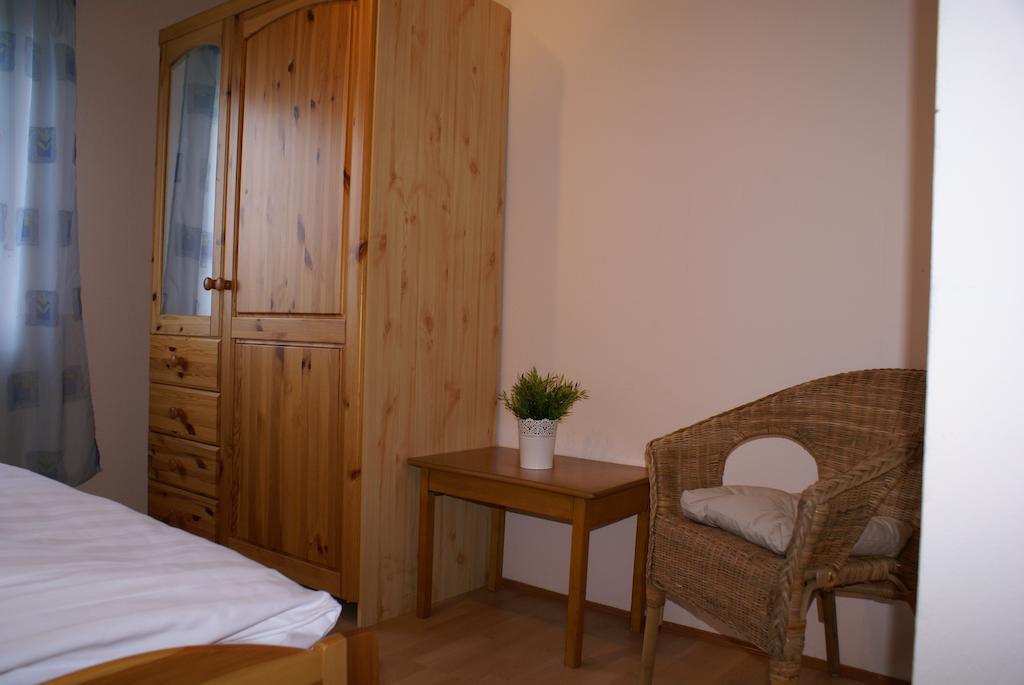 Pension Lindenhof Limburg an der Lahn Zimmer foto
