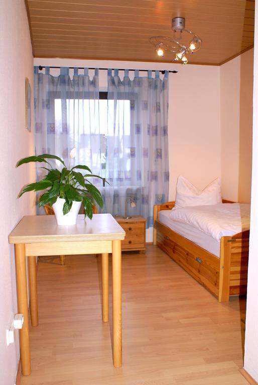 Pension Lindenhof Limburg an der Lahn Zimmer foto